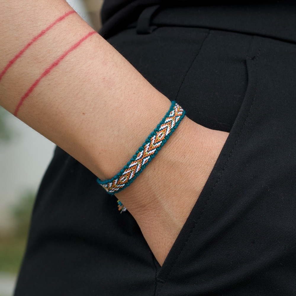 Boho Woven Bracelet Friendship Bracelet Emerald Green Handmade - Picture 4 of 4